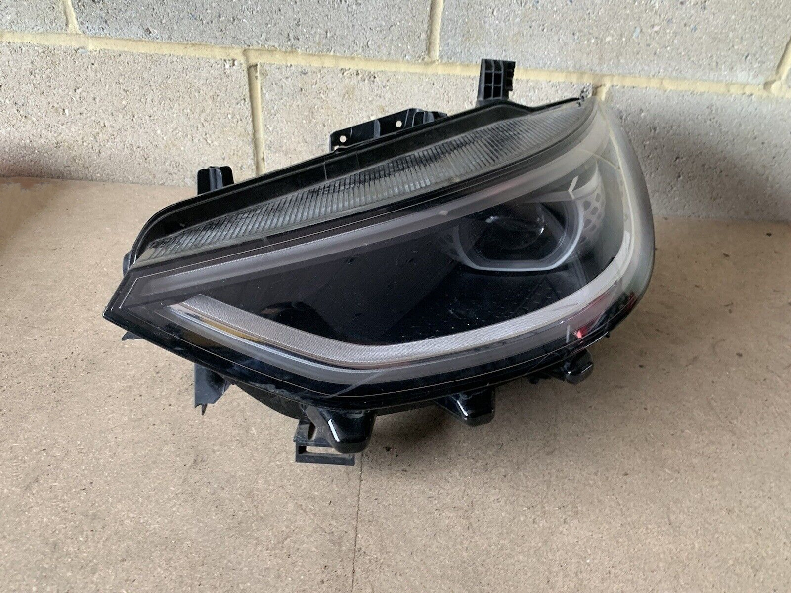 VW ID.3 E11 LED Headlights with Matrix 10B941077B