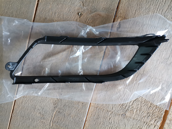 FRONT GRILLE COVER FOG LAMP COVER FOR SKODA Superb 2013 (3T0807681/682)