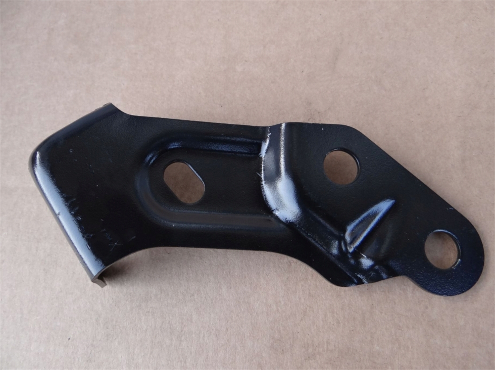 Scala Kamiq Front Fender Mounting Bracket Holder 654821149A
