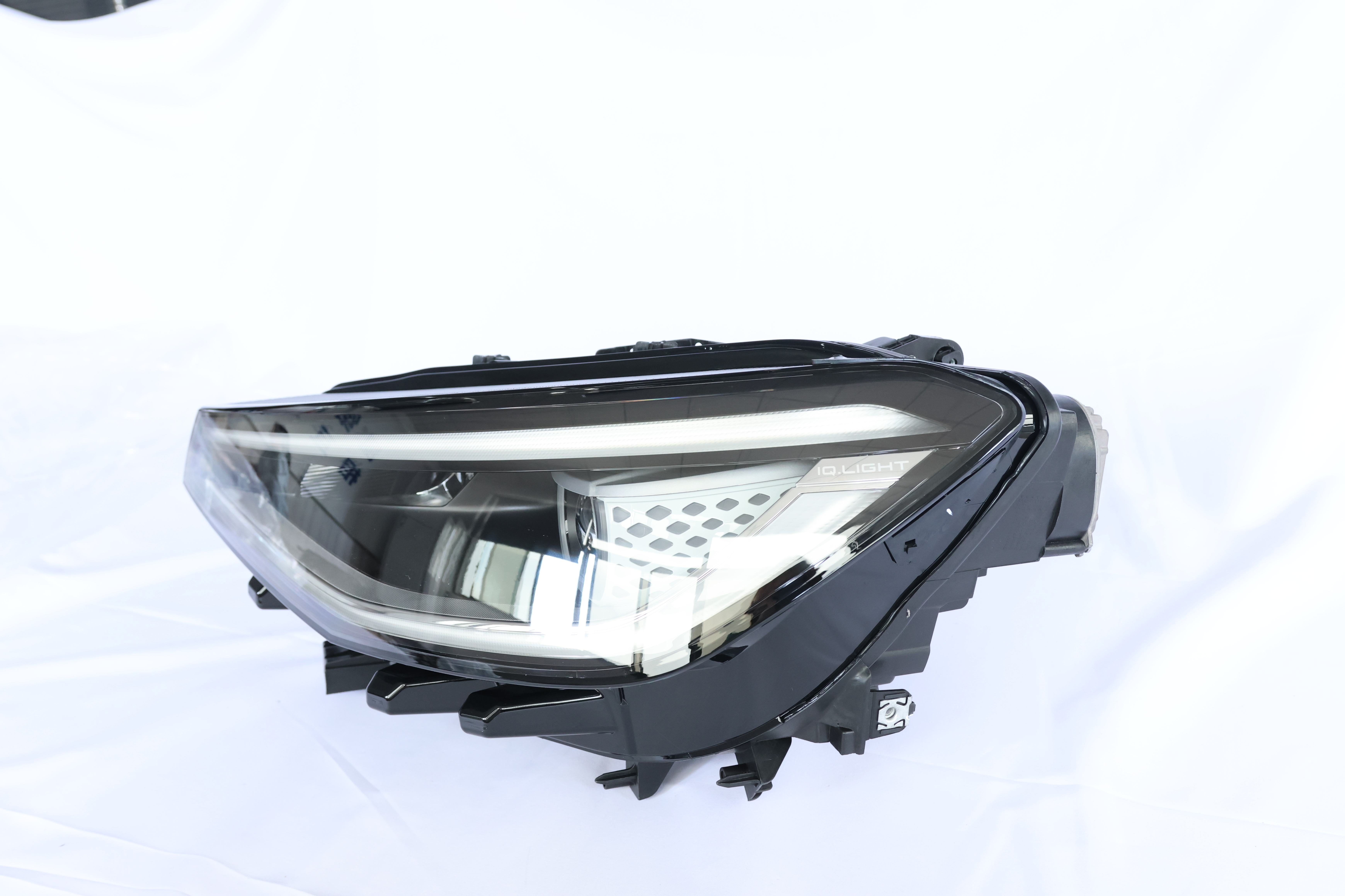 VW ID4 2021-23 LED headlights with adaptive 11A941035B 11A941077