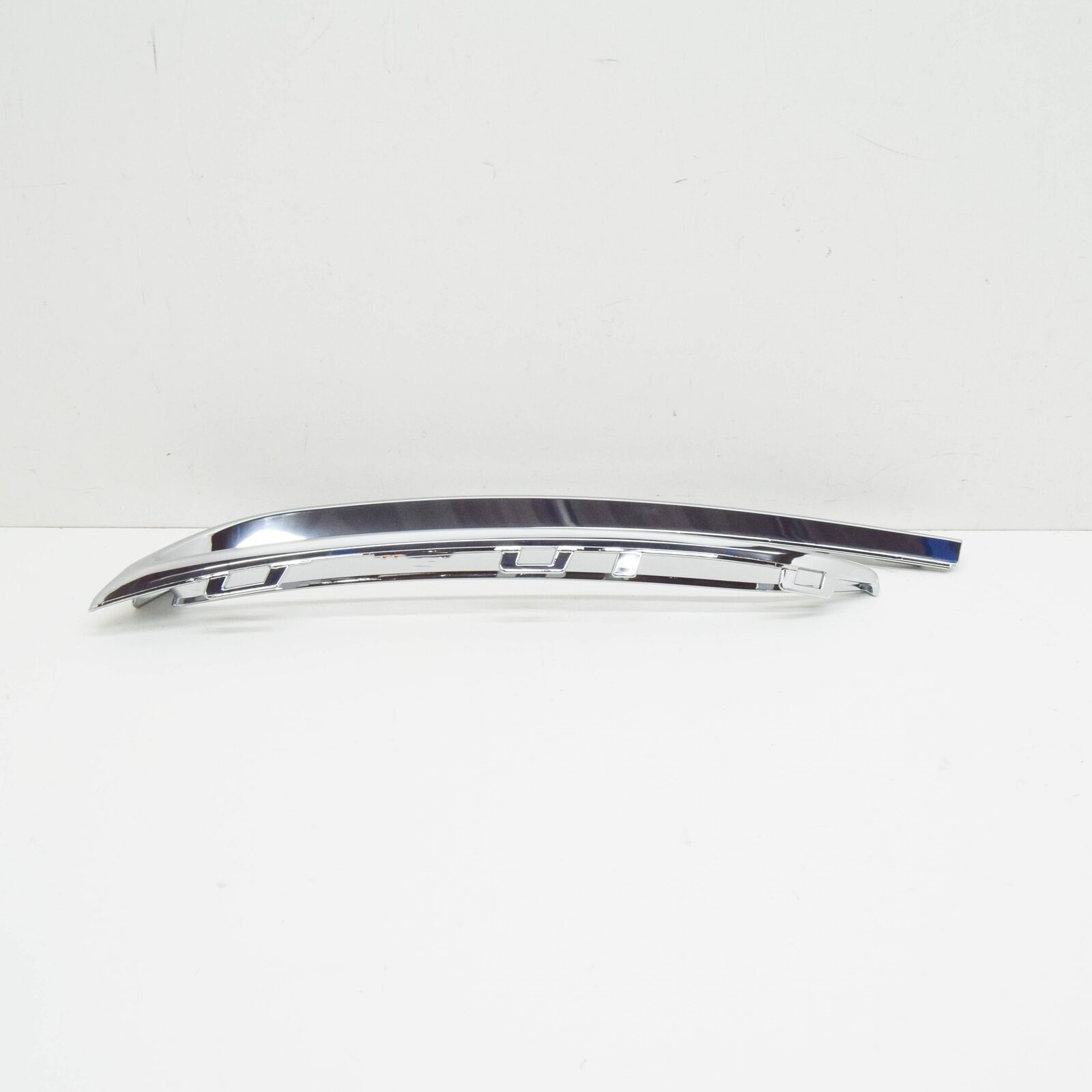 Skoda Superb MK3 Rear Bumper Strip Trim Insert 3V58078332ZZ