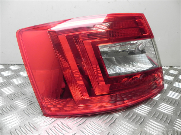 Auto Car Halogen Taillight Left Tail Lamp Skoda Octavia III From 2013- (OEM.: 5E5945111)