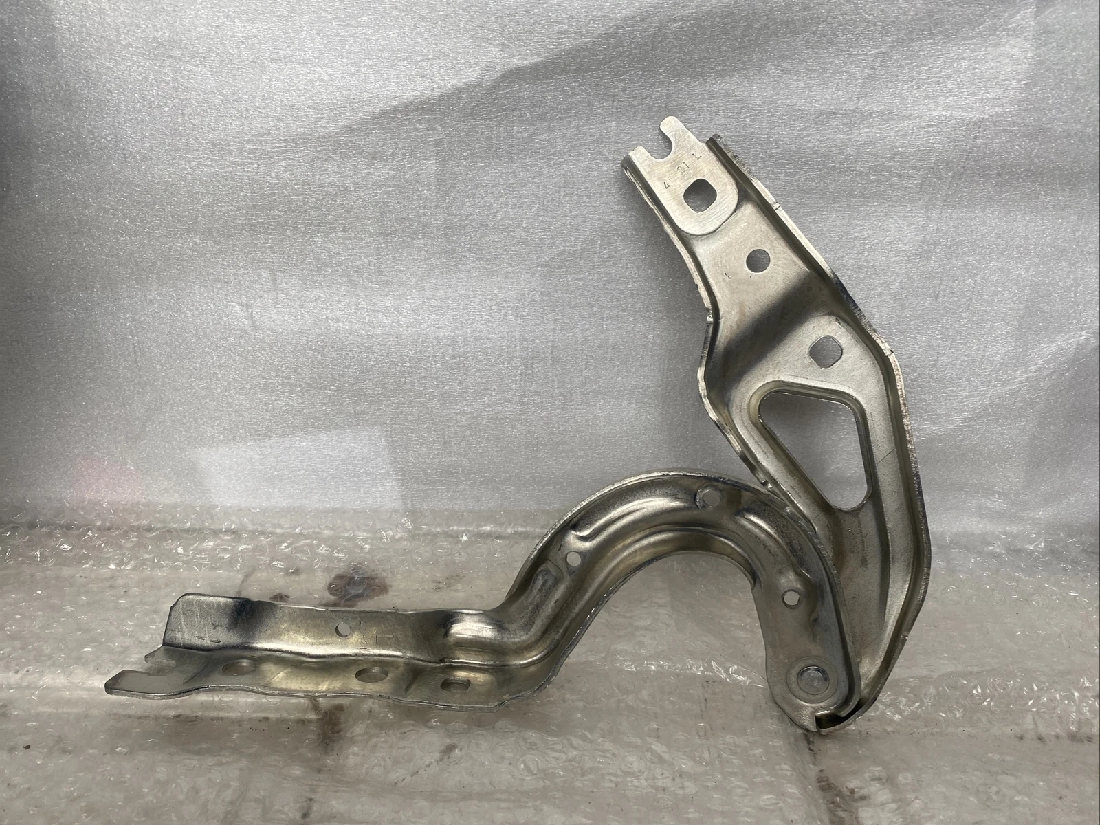 KAROQ 2021 Bonnet Hood Hinge 57A823301 New