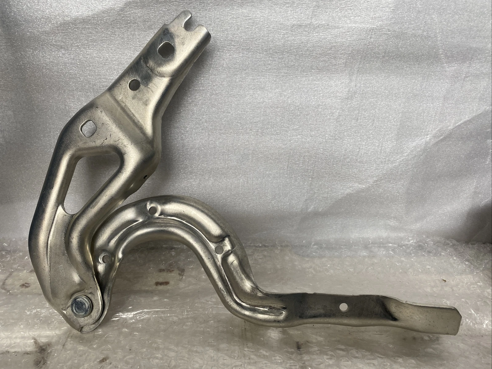 KAROQ 2021 Bonnet Hood Hinge 57A823301 New