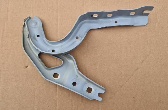 KAROQ 2021 Bonnet Hood Hinge 57A823301 New